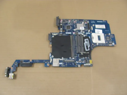 798-5  материнська плата 734304-601 784468-001  для HP Zbook 15 G2  оригінал Ціна