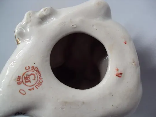 Фигура фарфор статуэтка ПЗ Песочное мальчик с полотенцем ребенок вытирает ноги высота 14,8 см №14461 Характеристики