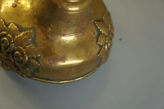 Подсвечник цветы розы Генневерг Варшава Br : HENNEBERG w WARSZAWI латунь высота 28,5 см (№780) Де купити