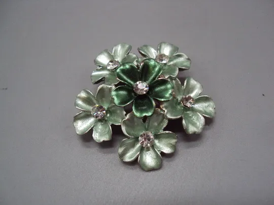 Бижутерия брошка букет цветы брошь зеленые и салатовые цветочки размер 3,7 см (нет заколки) №15867 Ціна