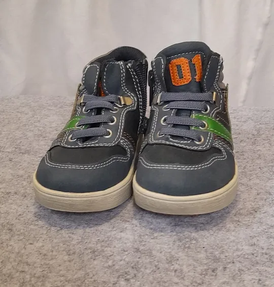 Дитячі кросівки Bobbi Shoes розмір 22, Без резерву Ціна