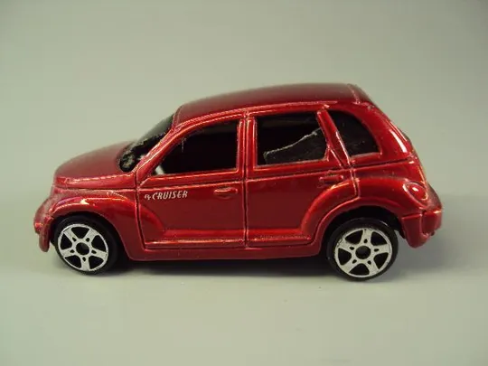 Купити машинка chrysler pt cruiser maisto красный Китай высота 3 см, длина 7 см №10833