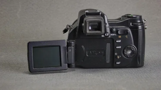 цифровой фотоаппарат Nikon Coolpix E8800 VR 10Mpix + 8.9-89.0mm/2.3-5.2 Zoom Nikkor ED x10 VR Продаж