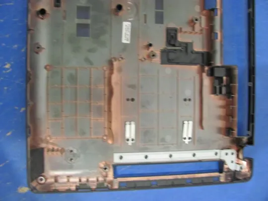 684-3 Кришка дно піддон корпуса 604UY04002 39.4UY02.002 для MEDION AKOYA E6232 оригінал З аукціону