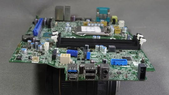 материнская плата DELL Optiplex 7060 SFF (s1151, Intel chipset Q370, 4xDDR4, M2.PCIE, M2.WLAN, Deskt Інтернет-аукціон