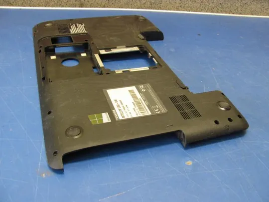 №55-1 Кришка (дно, корито, піддон) корпуса 13N0-ZWA0202 для TOSHIBA SATELLITE L850 -1LW оригінал Недорого
