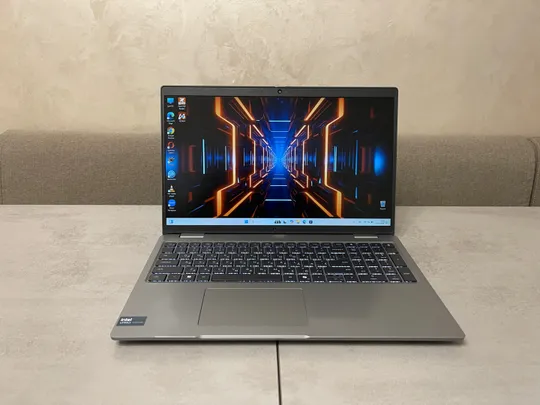 Ноутбук Dell Latitude 5550, 15,6&quot; FHD IPS, i5-135H 14 ядер, 16GB DDR5, 256GB SSD Ціна