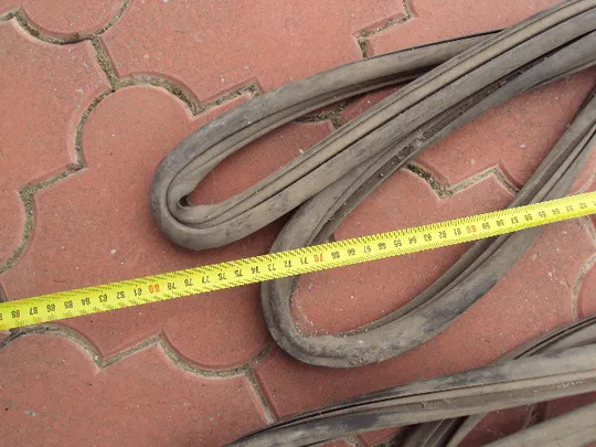 Резина уплотнитель стекла к автомобилю Нива 21210 тип. ВАЗ 1992 лот 2 шт №15908 Продаж