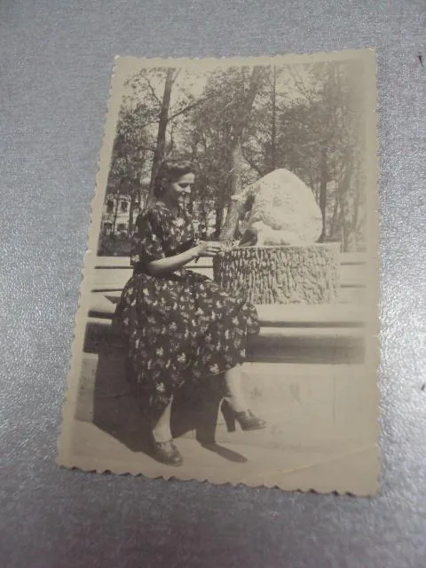 фотография девушка в парке  №1261 Ціна