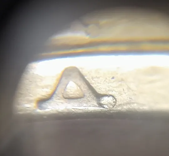 (1270) 1 гривня 2005 викрошки у 'Д' слова ОДНА на гурті - 2 монети одним лотом (1 гривна 2005 брак) З аукціону