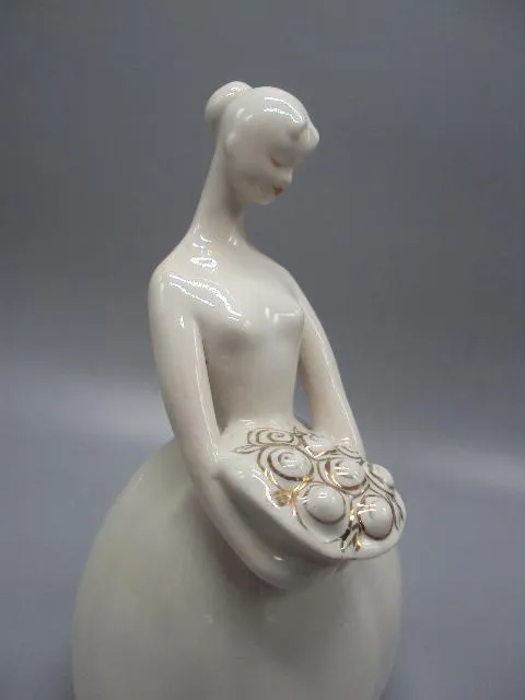 Фигура фарфор статуэтка Городница девушка невеста с букетом или дебют высота 25,8 см №14094 Де купити