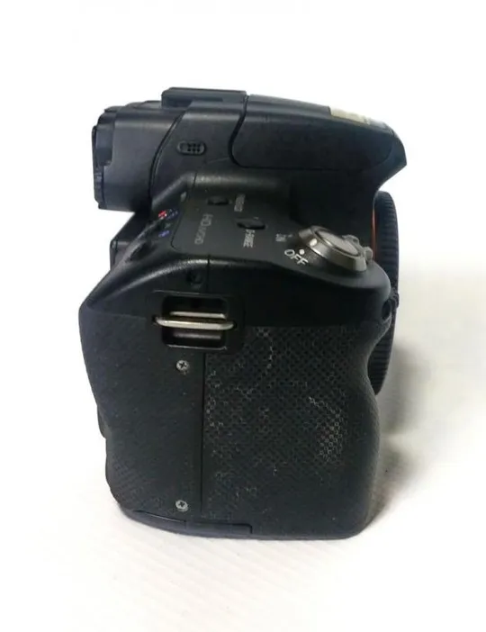 цифровой фотоаппарат SONY Alpha A33 16Mpix + объектив Minolta AF 28-100mm/3.5-5.6 D Ф55mm З аукціону