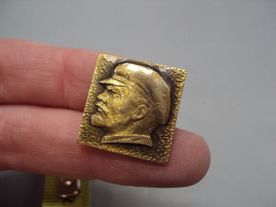 Купити Знак Ленин в кепке портрет профиль ссср №17679