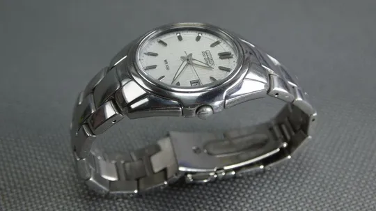 CITIZEN Eco-Drive 100м.цельнолитая нержавейка белый циферблат model: F810-S005345 HST З аукціону