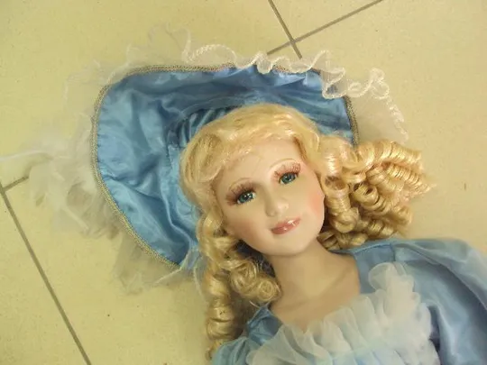 фарфоровая кукла дама с зонтиком 80-82 см целая №272 Інтернет-аукціон