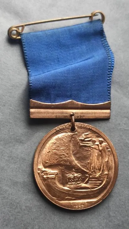 Отличная! 1953 год старинная медаль коронации Елизаветы Второй Великобритания kb925 Продаж