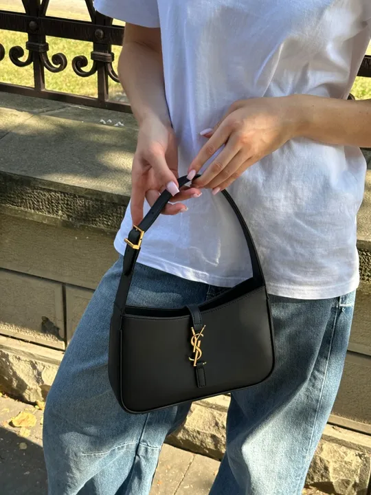 Купити Сумка жіноча Yves Saint Laurent Hobo Le 5 A 7 Leather Shoulder Bag in Black
