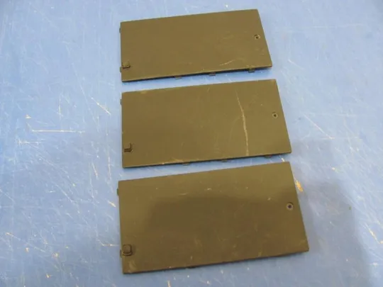 №32-16 сервісна кришка 6051B-03040-XX для Fujitsu Esprimo Mobile X9515 оригінал Ціна