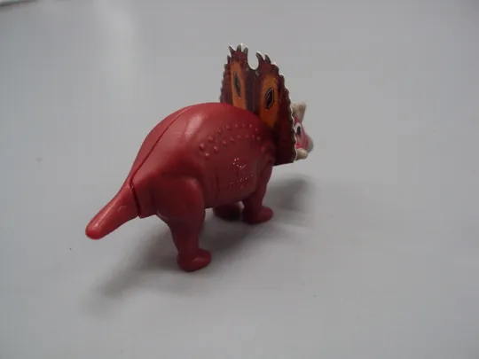 Фигурка киндер сюрприз VV224 Ferrero животные Трицератопс динозавр №18612л Характеристики