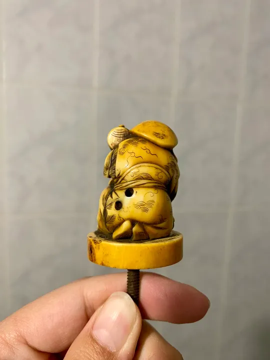 Антикварна японська статуэтка нецке З аукціону