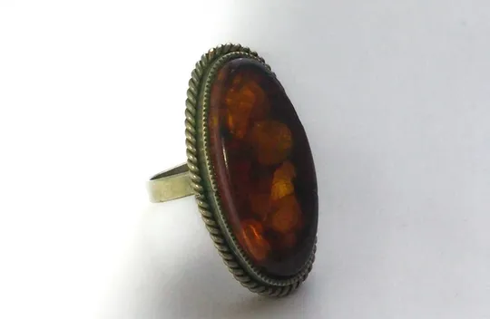 Кольцо советский мельхиор с плавленым янтарём бижутерия р18 каблучка бурштин 8г Продаж