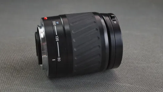 Об&#039;єктив телевик Minolta Maxxum AF Zoom 80-200mm 1:4.5 (22)-5,6 Ф46мм Sony на полный кадр 24x36mm Вживане З аукціону