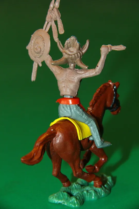 Купити свопет ІНДІАНЕЦЬ ЗІ СПИСАМИ НА КОНІ индеец 50-54мм Гонконг копія BRITAINS