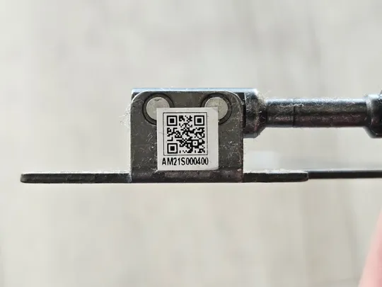 Права петля Lenovo V15 G2-ITL  V15 G2-ALC AM21S000400 AM21S000410 З аукціону