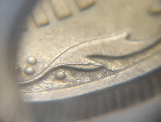 (1252) 10 копійок 2010 викрошка на вінку між 4 та 5 гронами на реверсі (10 копеек 2010 брак) Інтернет-аукціон