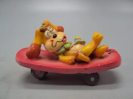 Фигура керамика статуэтка миниатюра зайка скейт сувенир собачка на скейте размер 4,7х7,6 см №13981 З аукціону