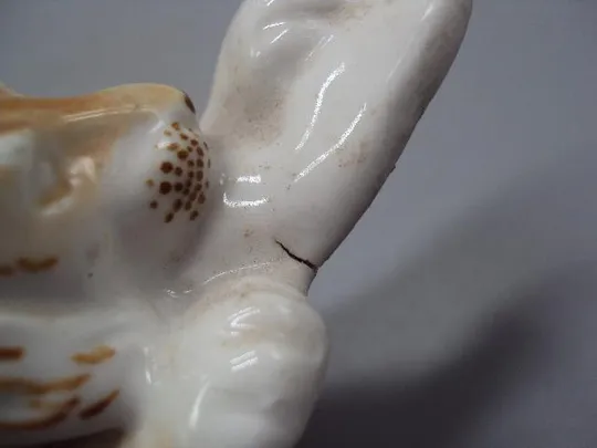 Фигура фарфор статуэтка ЛФЗ тигр с мясом ест мясо высота 5,3 см, длина 20,4 см (есть трещина) №10573 Інтернет-аукціон