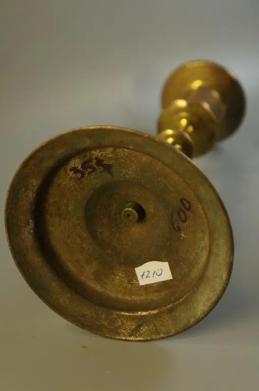 Подсвечник бронза высота 19 см (№ 1210) З аукціону