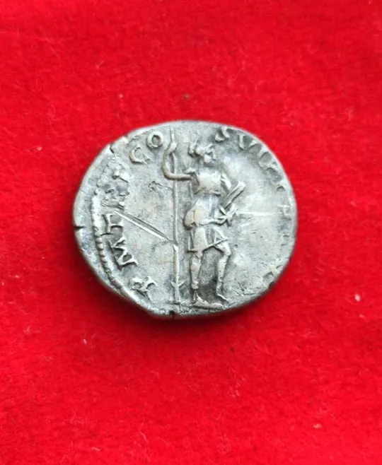 Редкий денарий Воплощение Доблести ,император Траян,серебро gt236. З аукціону