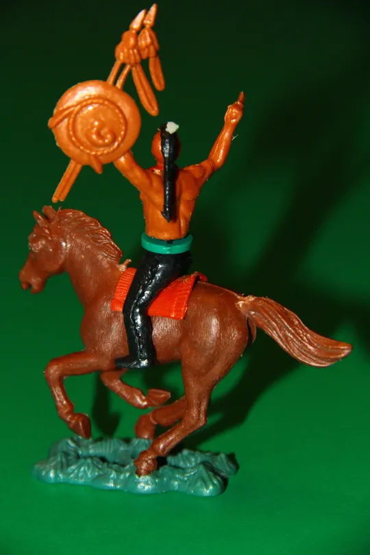 Купити ІРОКЕЗ свопет ІНДІАНЕЦЬ З НОЖЕМ ТА СПИСАМИ НА КОНІ индеец WELO 50мм Гонконг копія BRITAINS