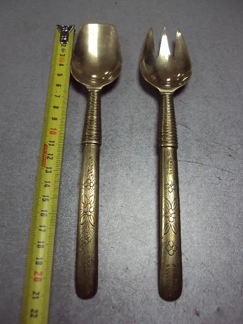 Столовые приборы салатный или десертный набор ложка и вилка узор цветы латунь длина 21 см (№1699) Ціна