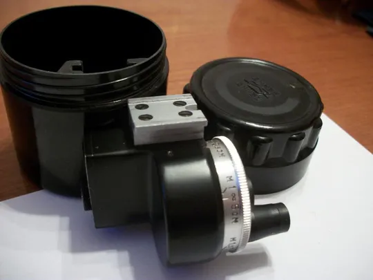 Универсальный видоискатель барабанный . New-Нов . Коллекционный , с красным штампом знак качества, З аукціону