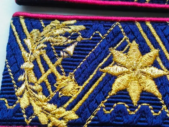 Погоны ГЕНЕРАЛ ЛЕЙТЕНАНТ, ОТЛИЧНОЕ СОСТОЯНИЕ, ПРОШИТ ЗОЛОТОЙ НИТКОЙ Де купити