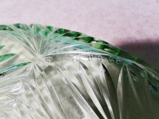 Блюдо піднос таця старе радянське зелене кольорове овальне скло Скол Вживане З аукціону