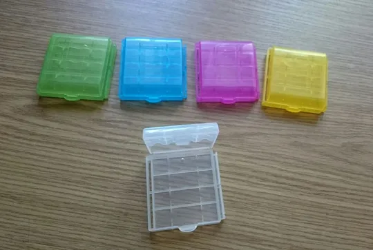 Коробка бокс кейс Футляр для пальчиковых батареек АА или мини ААА З аукціону