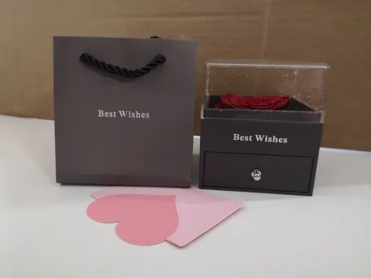 троянда з намистом в коробці +відкритка та подарунковий пакет (намисто зі золотистим завитком любові) (17) Ціна