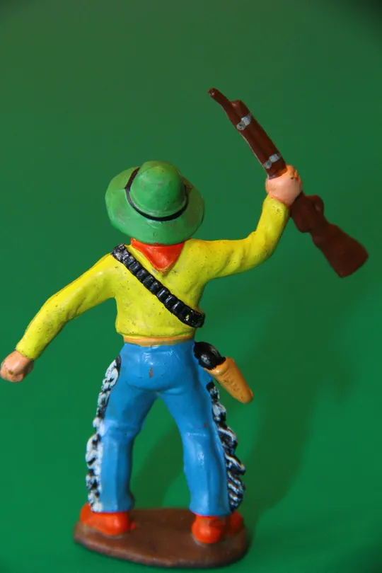 Купити ковбой ГДР №038 ТОМ ХАТТЕР Еміль Байєр РАННЯ ФІГУРКА!  ДУЖЕ М'яка ГУМА