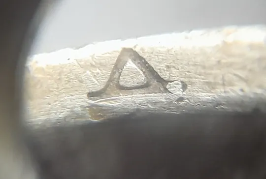 (1268) 1 гривня 2001 викрошка у 'Д' слова 'ОДНА' на гурті (1 гривна 2001 брак) Продаж