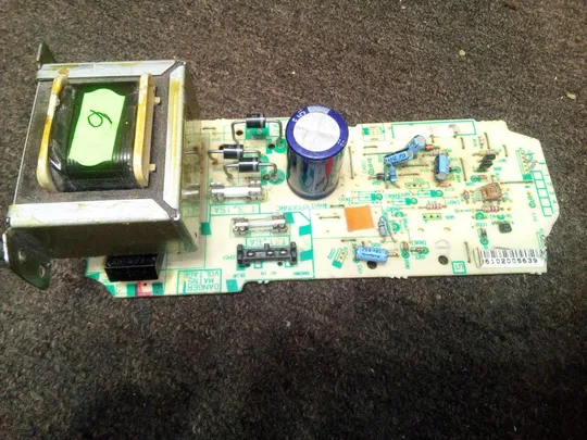 ТРАНСФОРМАТОР ЖИВЛЕННЯ від  відеомагнітофона на платі Ціна