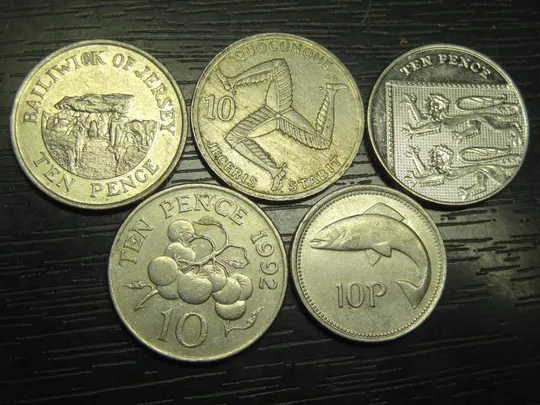 10 пенсів територій Британських островів (комплект), 5шт, всі різні Ціна