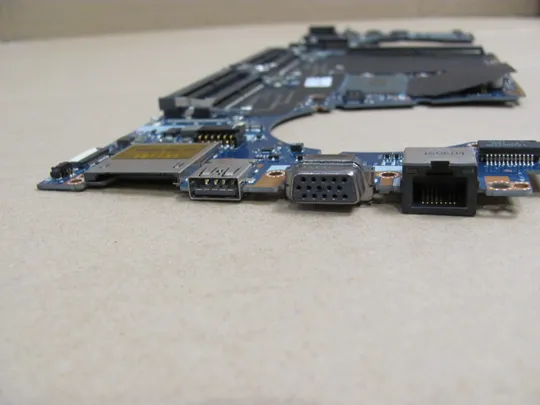 609-25 материнська плата APW50 LA-C381P 848219-001 SR2FQ  i7-6700HQ для HP EliteBook ZBOOK 15 G3  оригінал Характеристики