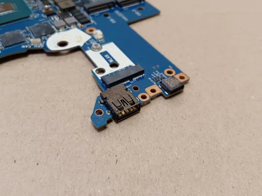 номер1058-18 материнська плата  BAP00 LA-D581P SR32Q i7-7700HQ для Dell Alienware 13 R3 Mainboard Материнка Основна плата Системна плата Плата системи Laptop motherboard мамка ноутбучна плата оригінал Характеристики