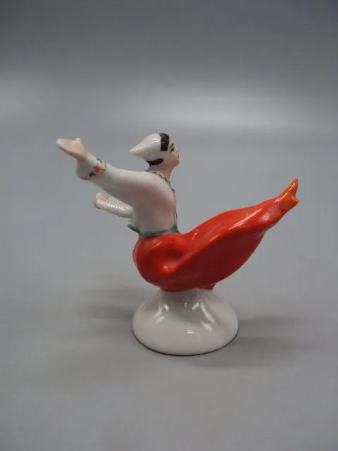 Фигура фарфор статуэтка миниатюра Барановка гопак танец танцор высота 6,1 см под реставрацию №18 Де купити