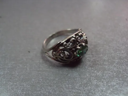 Кольцо женское ажурное с зеленым камушком серебро 925 проба украина вес 3,86 г размер 17 №11117 Ціна