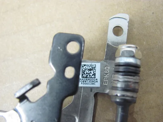 номер0272-31 кріплення з петлею ліва AM29M000400 для HP 250 G7 255 G7 256 G7 258 G7 15-DA 15-DB 15T-DA 15T-DB 15Z-DB 15Q-DS 15Q-DY оригінал Де купити