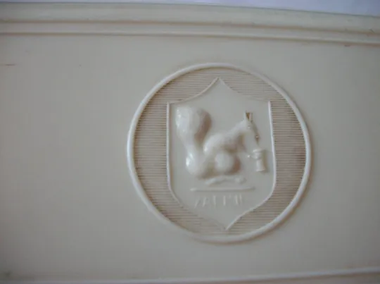 Шкатулка СССР Харьков, бело-кремовая , 1950-60-х годов  [13,5x8x5-cm] и другое Інтернет-аукціон